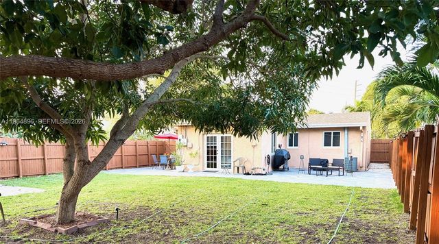 295 SW 9th St, Dania Beach, FL 33004