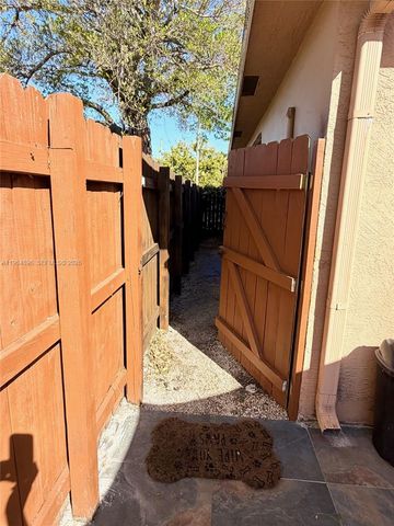 295 SW 9th St, Dania Beach, FL 33004