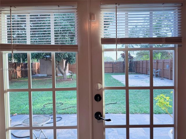 295 SW 9th St, Dania Beach, FL 33004