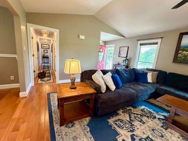 5865 Van Meter Road, Winchester, KY 40391