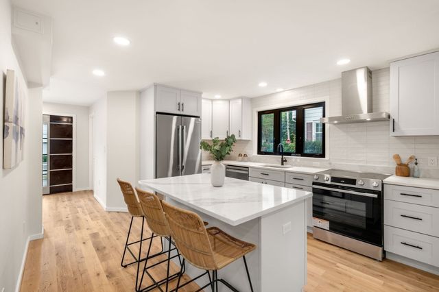 179 Woodcliff Rd, Newton, MA 02461