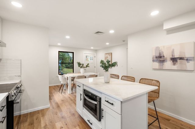 179 Woodcliff Rd, Newton, MA 02461
