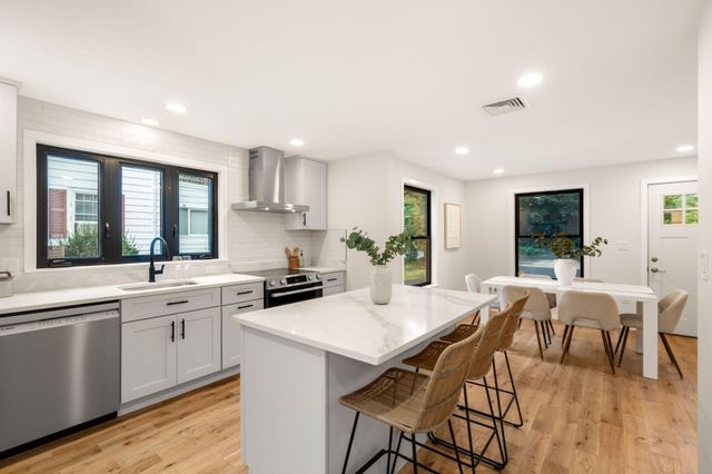 179 Woodcliff Rd, Newton, MA 02461