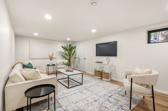 179 Woodcliff Rd, Newton, MA 02461