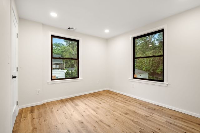 179 Woodcliff Rd, Newton, MA 02461