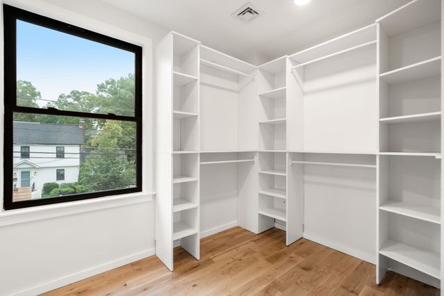 179 Woodcliff Rd, Newton, MA 02461