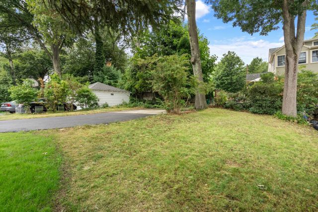 179 Woodcliff Rd, Newton, MA 02461