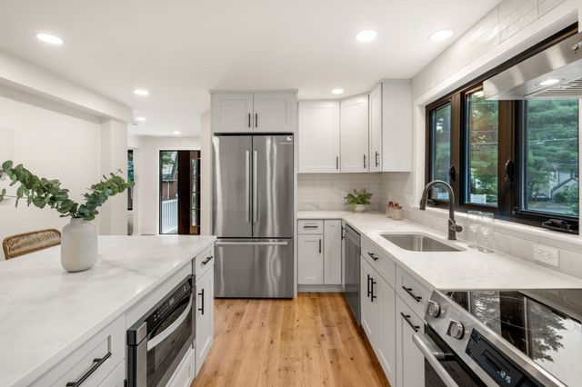 179 Woodcliff Rd, Newton, MA 02461
