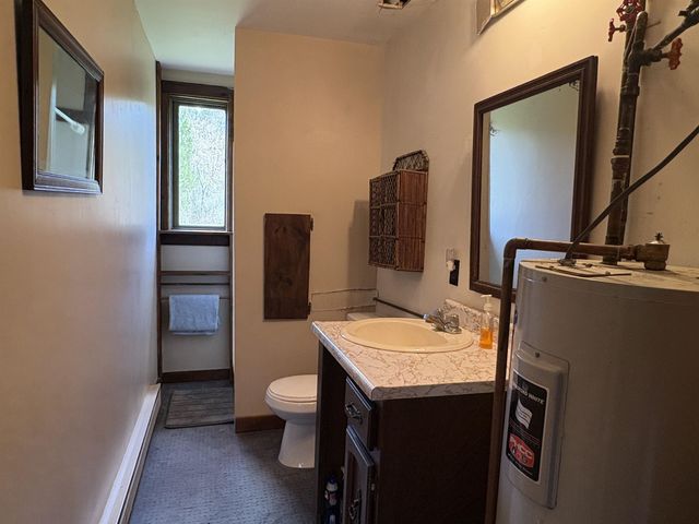 255 Canal Lane, North Hero, VT 05474