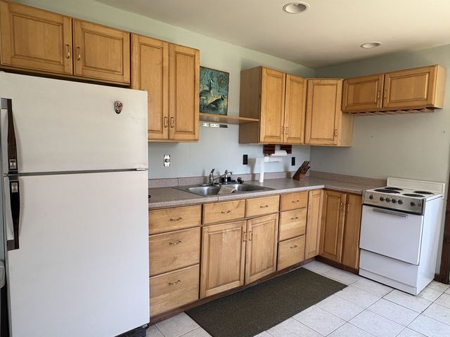 255 Canal Lane, North Hero, VT 05474