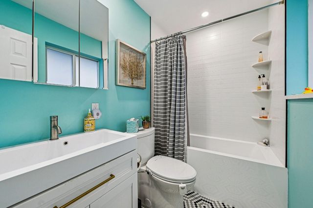 3676 NE 18th Avenue, Oakland Park, FL 33334