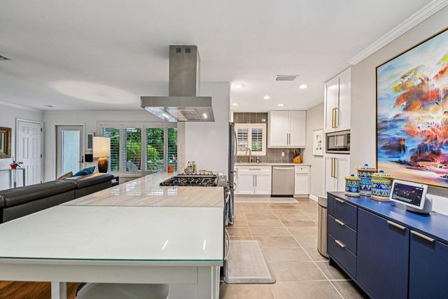 3676 NE 18th Avenue, Oakland Park, FL 33334