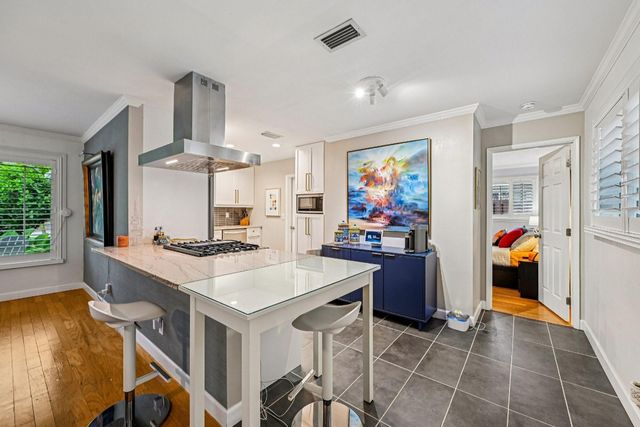 3676 NE 18th Avenue, Oakland Park, FL 33334