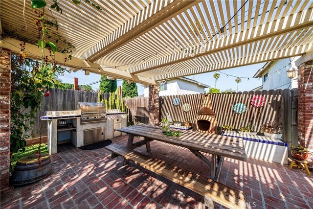 3140 Coolidge Avenue, Costa Mesa, CA 92626