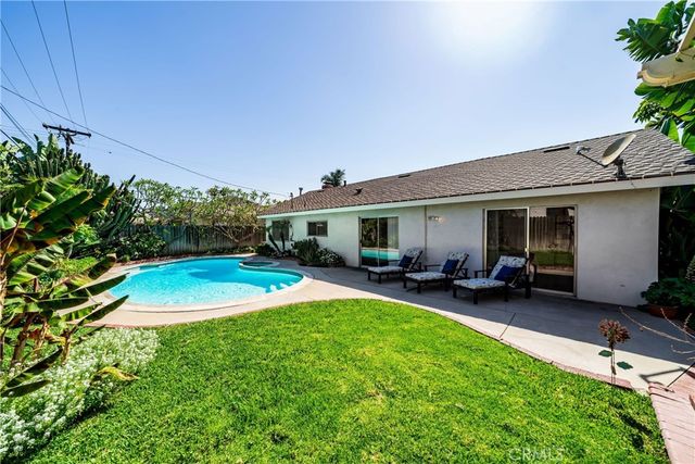 3140 Coolidge Avenue, Costa Mesa, CA 92626