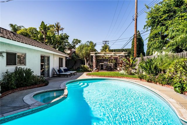 3140 Coolidge Avenue, Costa Mesa, CA 92626
