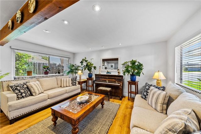 3140 Coolidge Avenue, Costa Mesa, CA 92626