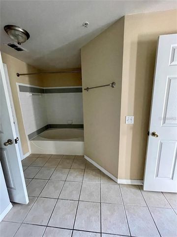 6412 QUEENS BOROUGH AVENUE 213, Orlando, FL 32835