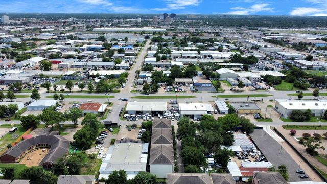 8710 Beverlyhill Street 201, Houston, TX 77063