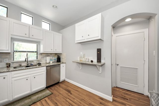 8710 Beverlyhill Street 201, Houston, TX 77063