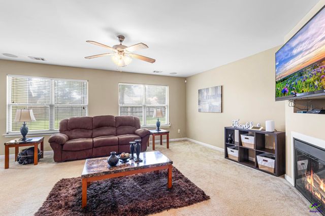 210 Haywood Drive, Kathleen, GA 31047