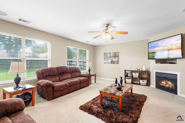 210 Haywood Drive, Kathleen, GA 31047