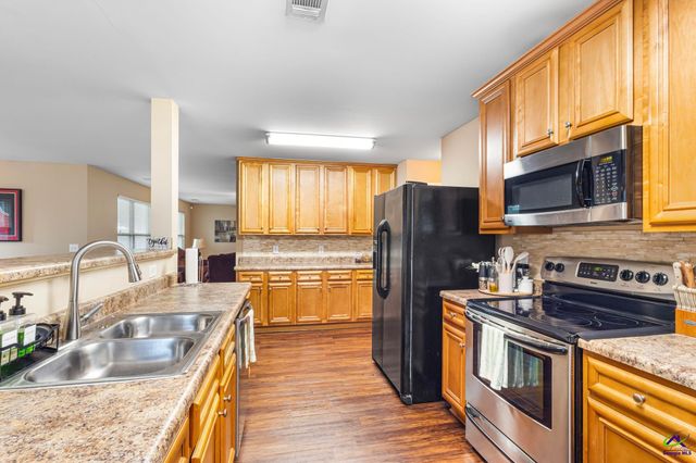 210 Haywood Drive, Kathleen, GA 31047
