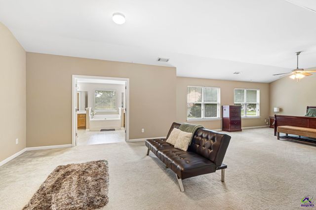 210 Haywood Drive, Kathleen, GA 31047