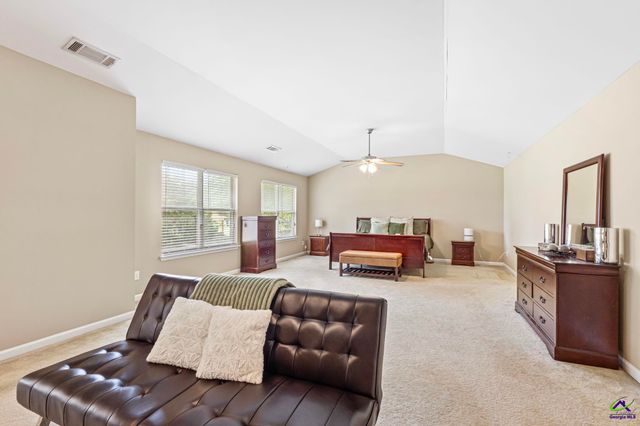 210 Haywood Drive, Kathleen, GA 31047