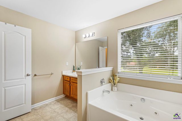 210 Haywood Drive, Kathleen, GA 31047
