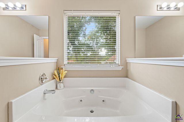 210 Haywood Drive, Kathleen, GA 31047