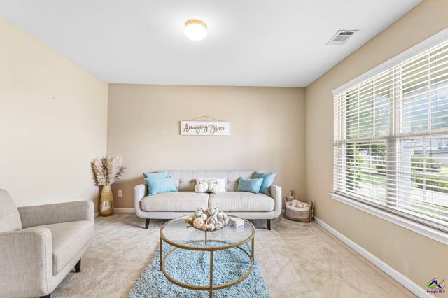 210 Haywood Drive, Kathleen, GA 31047