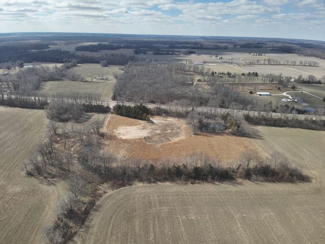 7748 N IL Hwy 148 Highway, Mt Vernon, IL 62864