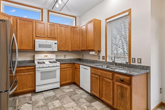 1658 Oakbrooke Circle, Eagan, MN 55122