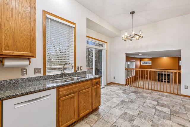 1658 Oakbrooke Circle, Eagan, MN 55122