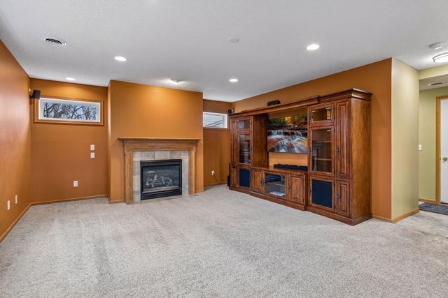 1658 Oakbrooke Circle, Eagan, MN 55122