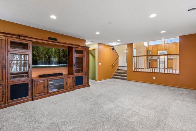 1658 Oakbrooke Circle, Eagan, MN 55122