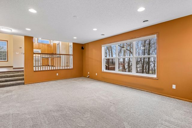 1658 Oakbrooke Circle, Eagan, MN 55122