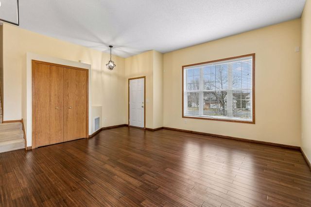 1658 Oakbrooke Circle, Eagan, MN 55122