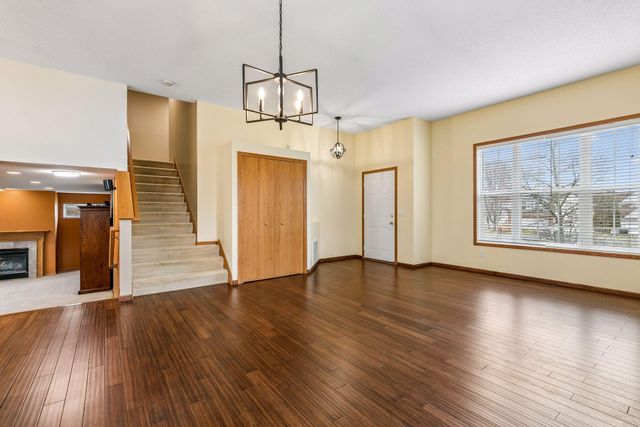 1658 Oakbrooke Circle, Eagan, MN 55122