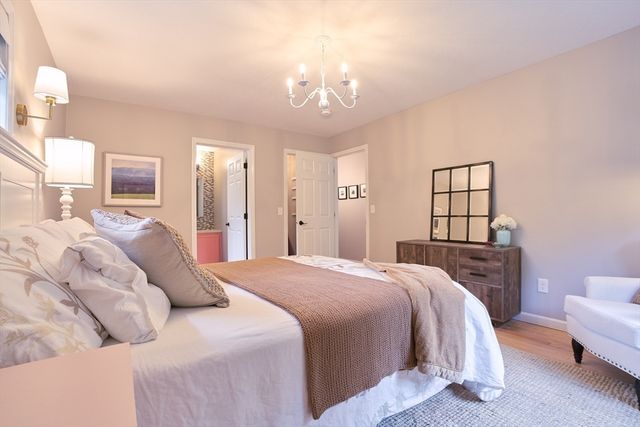 21 Holly Circle, Easthampton, MA 01027