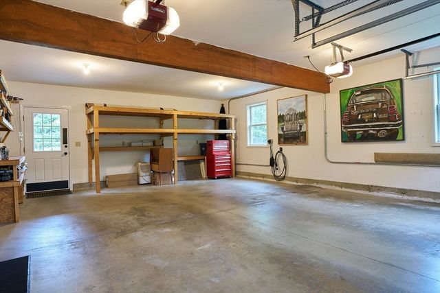21 Holly Circle, Easthampton, MA 01027