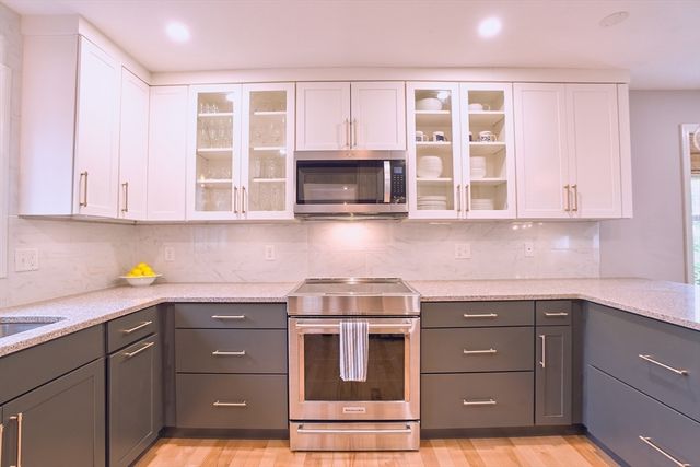 21 Holly Circle, Easthampton, MA 01027