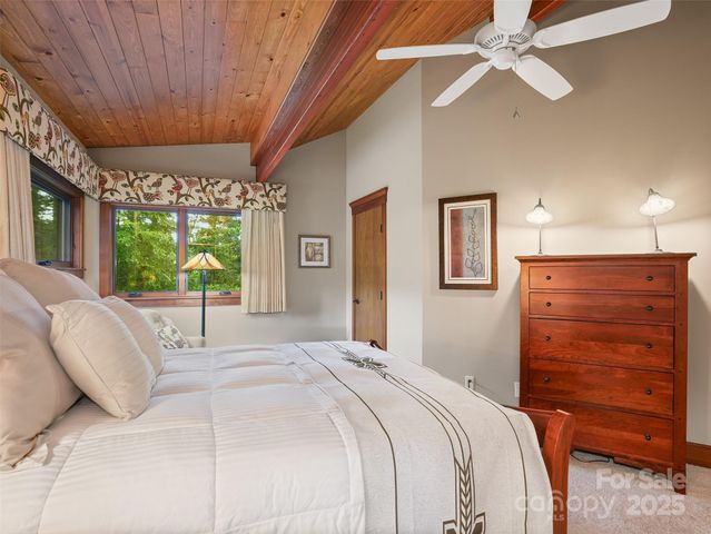 2128 Sleepy Hollow Drive, Waynesville, NC 28785
