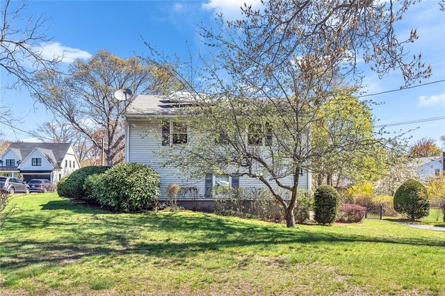 5 Taylor Circle, East Greenwich, RI 02818