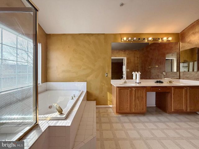 11603 N STAR DR, Fort Washington, MD 20744