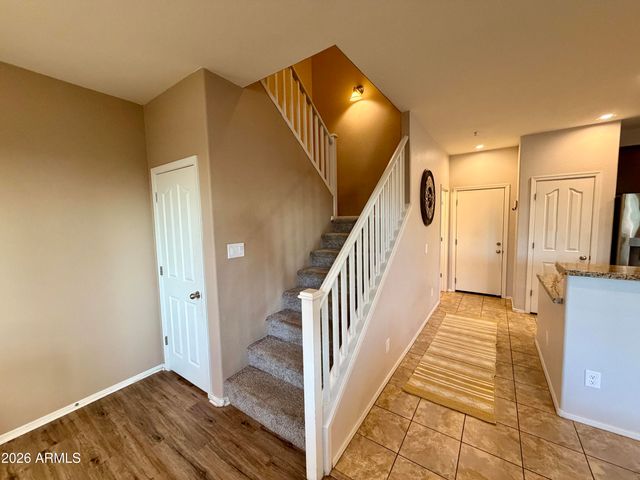 3060 E DUNBAR Drive, Phoenix, AZ 85042