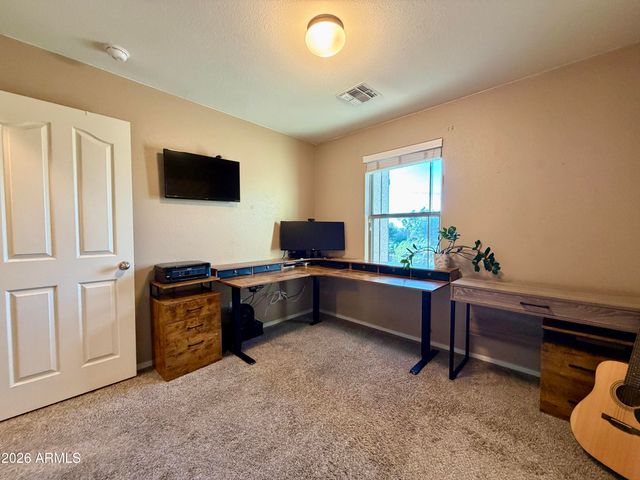 3060 E DUNBAR Drive, Phoenix, AZ 85042