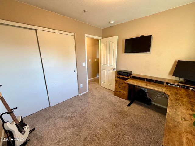 3060 E DUNBAR Drive, Phoenix, AZ 85042