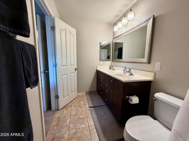 3060 E DUNBAR Drive, Phoenix, AZ 85042